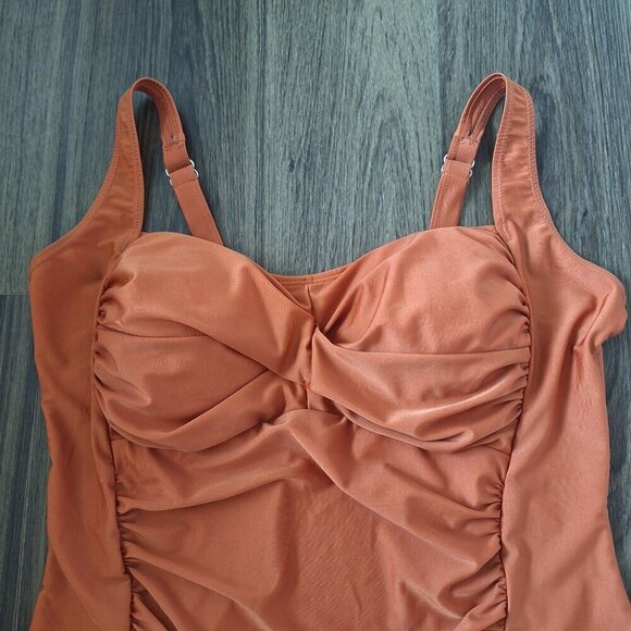 NWOT Beach Party One Piece Swimsuit Lightly Padded Ruched Flattering Size 18 - Picture 3 of 9